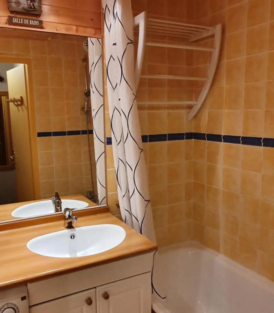 Appartement Residence Chanteneige Les Menuires Centre Croisette Au Pieds Des Pistes سان-مارتن-دي-بيفيل فرنسا